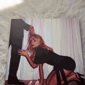 Man's Best Friend D2C Luxury Packaging LP - Sabrina Carpenter